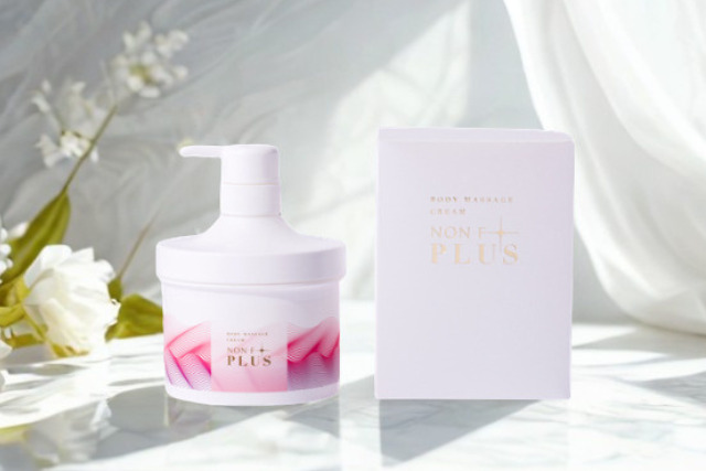 自然光が差し込む化粧品ボトル