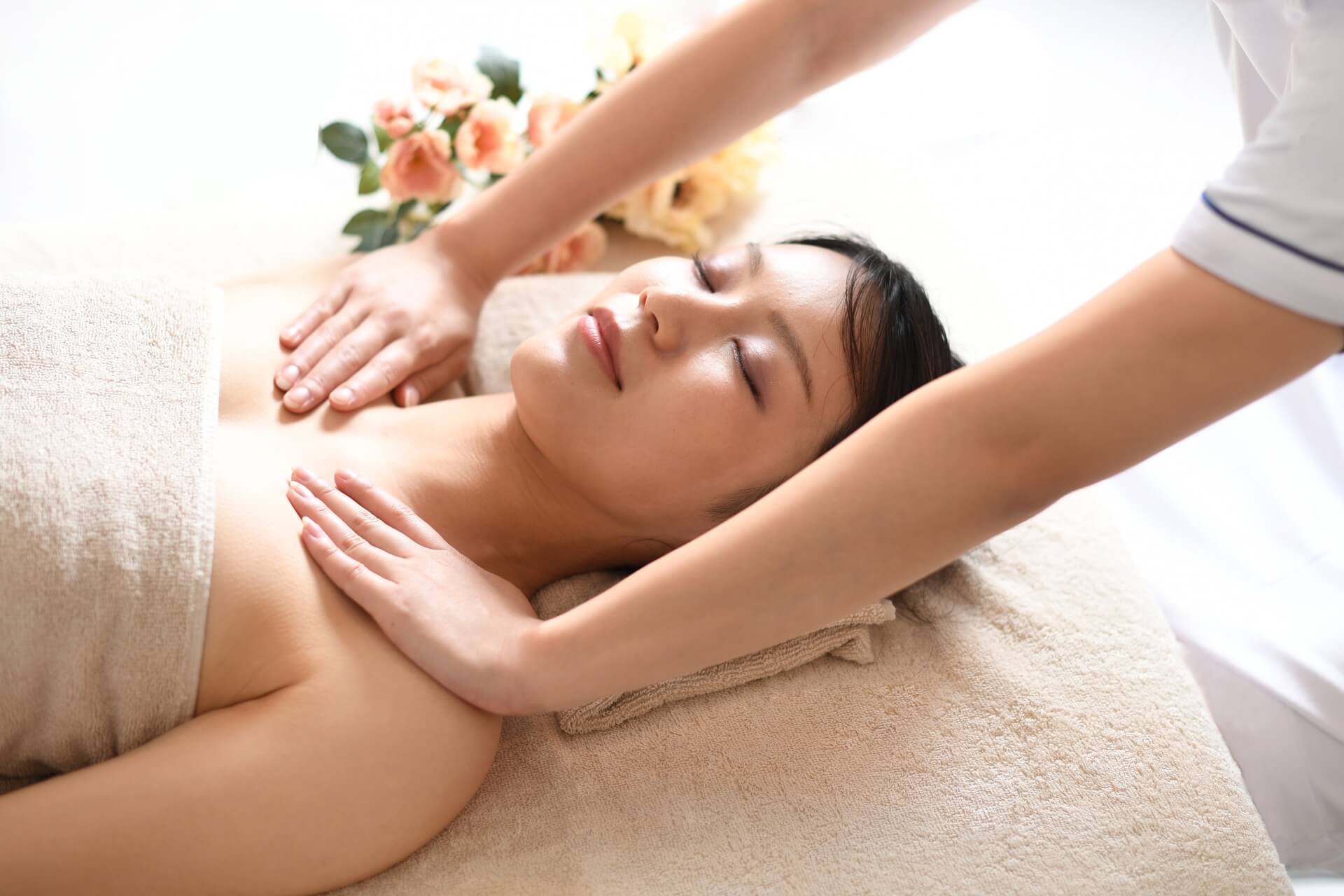 リラクゼーションのためのネックマッサージ